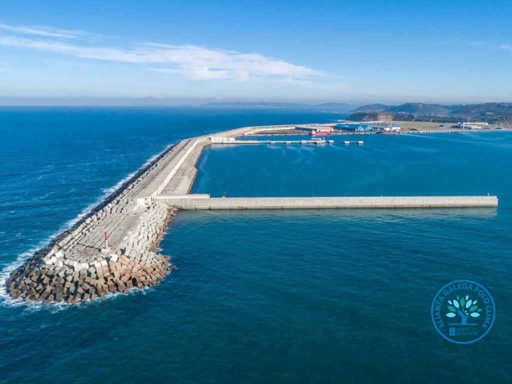 Ver video Imaxe aérea do Porto Exterior da Coruña